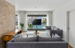 Lagoon Amazing Water Front 3 Bedrooms